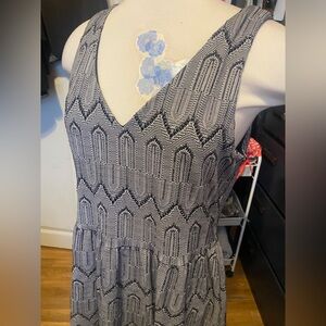 Women’s Size M Elegant Black & White Patterned Sleeveless Mini Dress